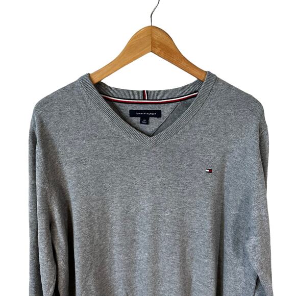 TOMMY HILFIGER Men's Cotton V-Neck Lightweight Logo Sweater Gray Large Classic - Picture 3 of 6